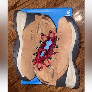 Columbia Women’s Newton Ridge Plus Waterproof Amped Hiking Boot Size 7.5